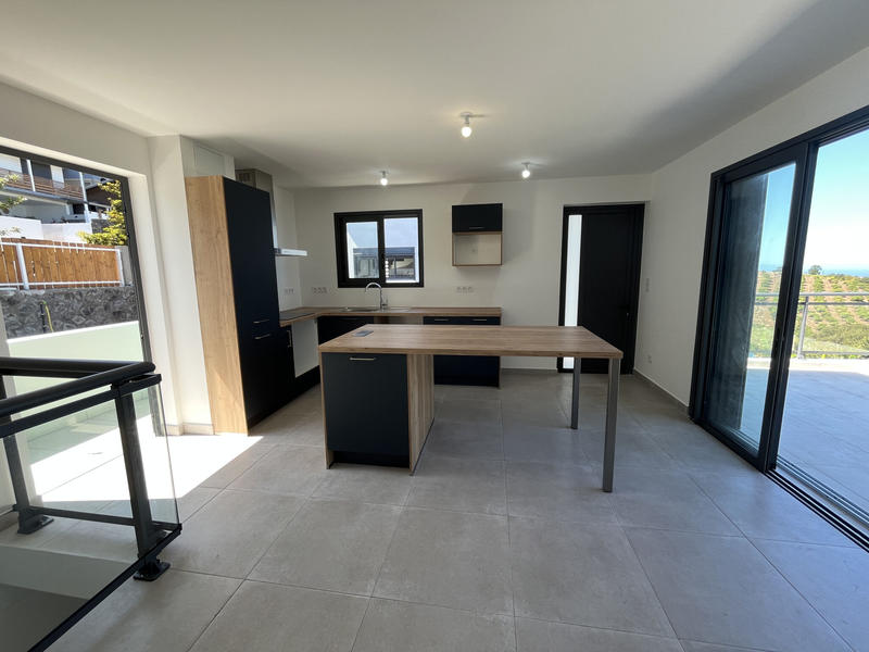 Maison - 103 m² - 4 pièces