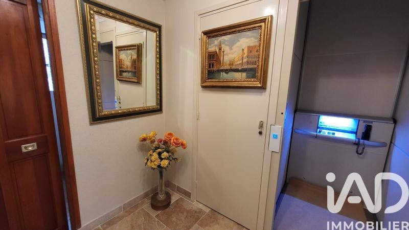 Maison - 235 m² - 10 pièces