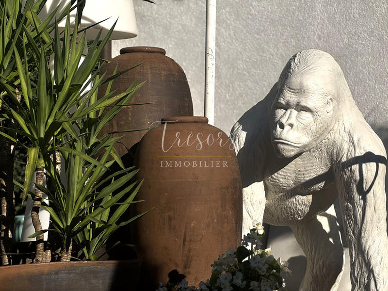 Maison - 269 m² - 8 pièces