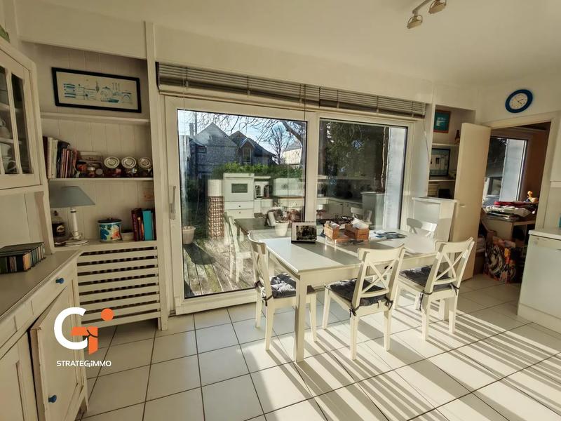 Maison - 180 m² - 7 pièces
