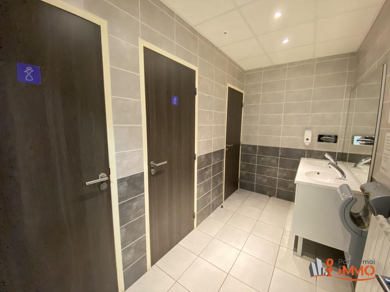 Bureau - 300 m² - 5 pièces