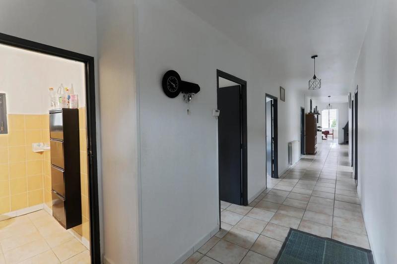 Maison - 250 m² - 7 pièces