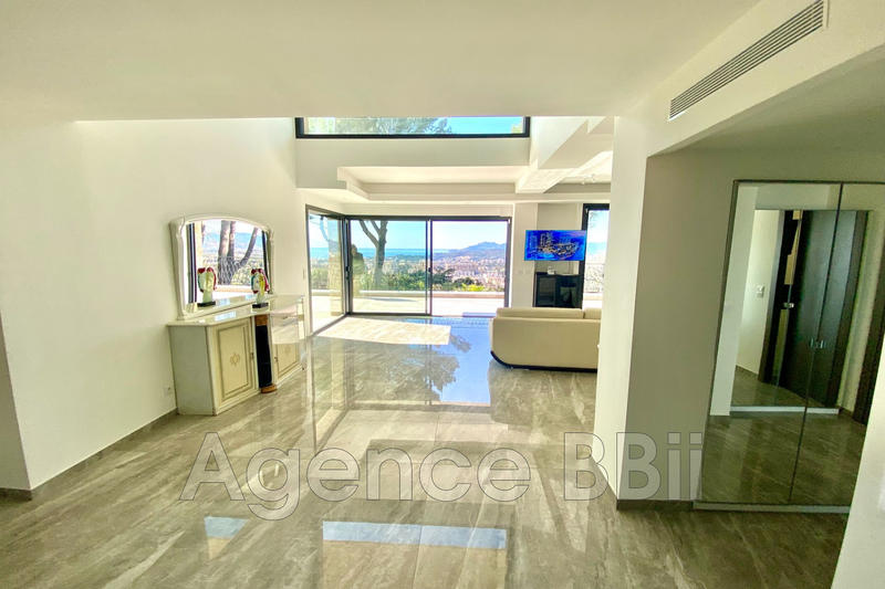 Villa - 372 m² - 8 pièces