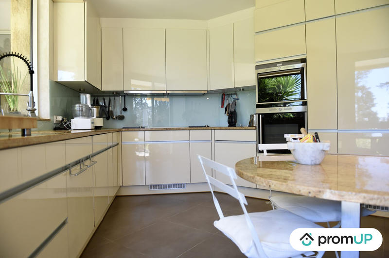 Villa - 280 m² - 7 pièces