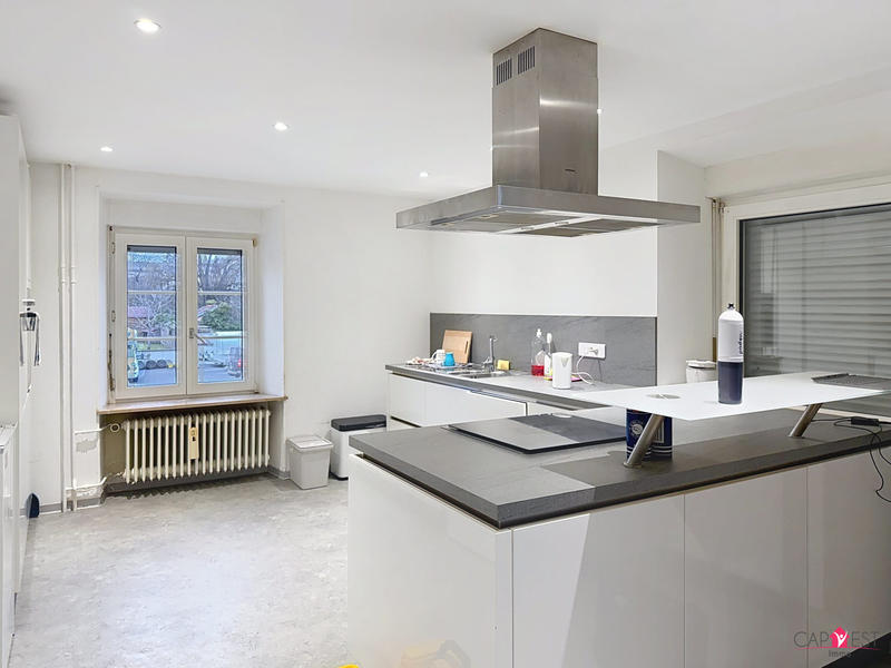 Maison - 220 m² - 8 pièces