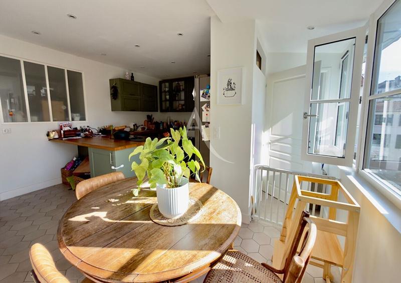 Appartement - 105 m² - 4 pièces