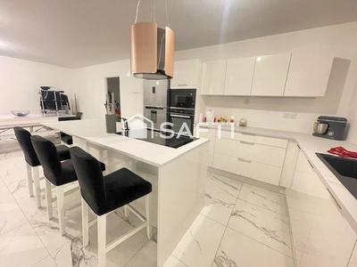 Maison - 120 m² - 4 pièces