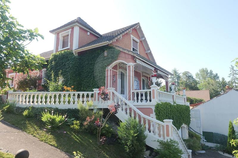 Villa - 136 m² - 6 pièces