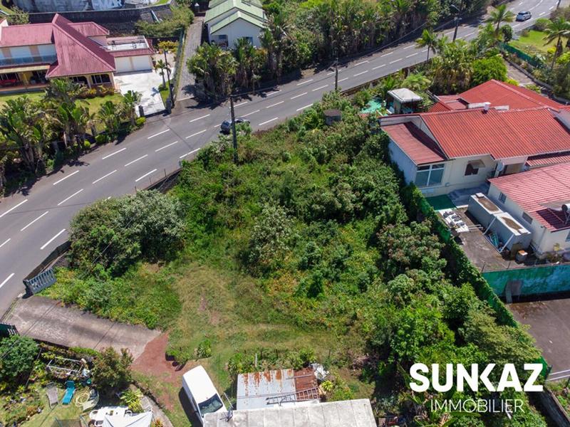 Terrain constructible - 739 m²