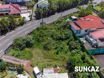 Terrain constructible - 739 m²