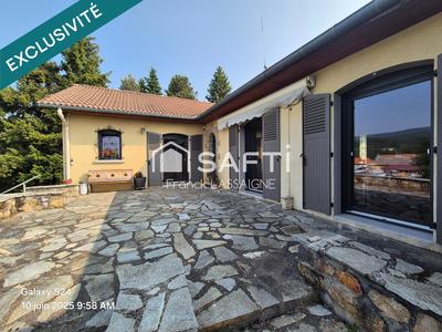 Maison - 220 m² - 7 pièces