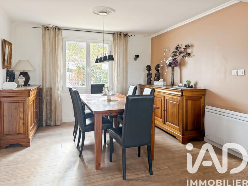 Maison - 187 m² - 9 pièces