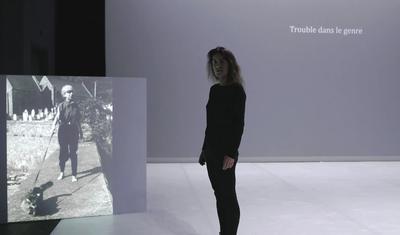 Autoportrait à ma grand mère