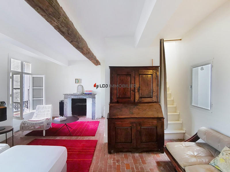 Maison - 300 m² - 9 pièces