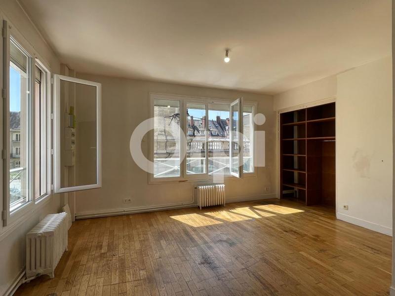 Immeuble - 343 m² - 18 pièces