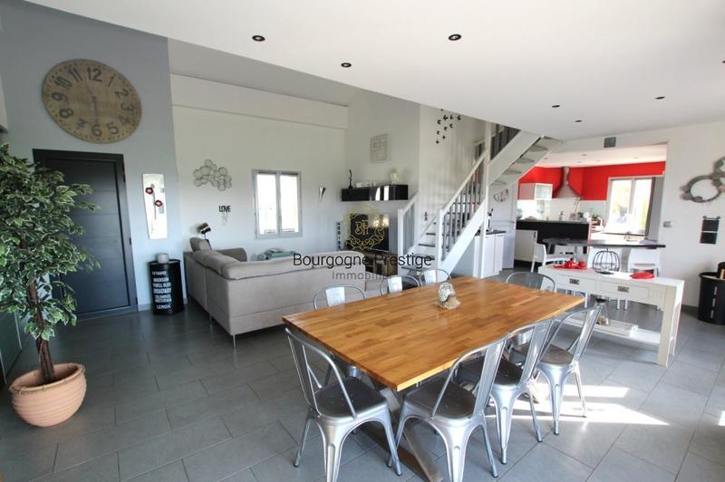 Maison - 135 m² - 5 pièces