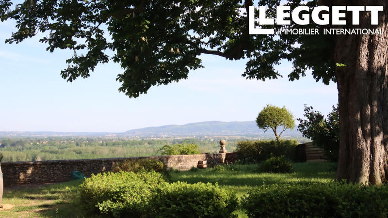 Demeure - 225 m² - 8 pièces