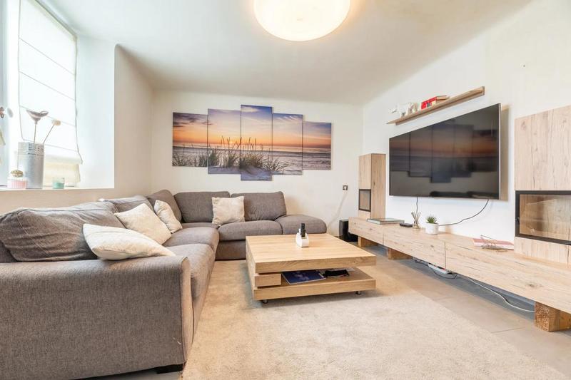 Maison - 200 m² - 8 pièces