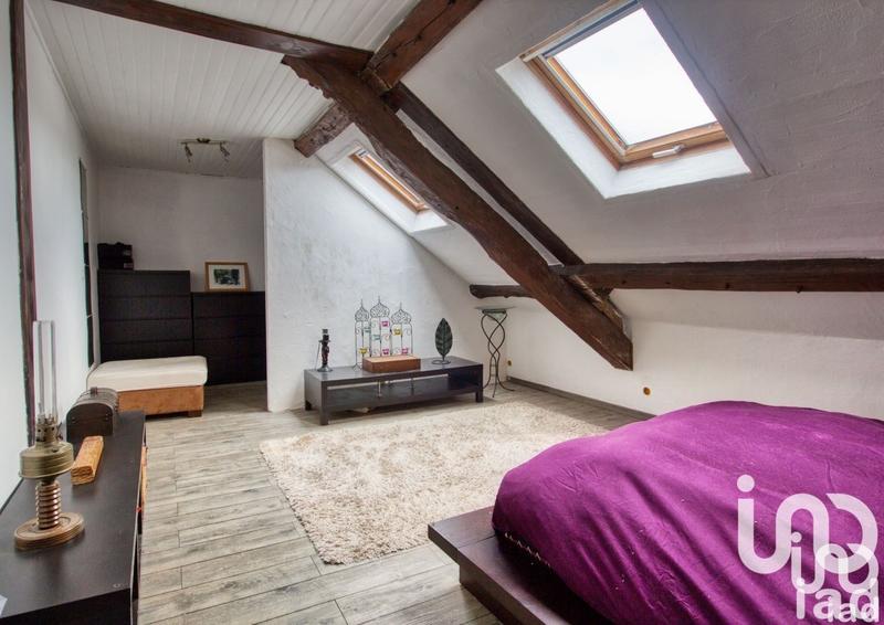 Maison - 202 m² - 8 pièces