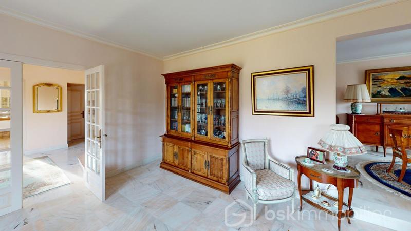 Maison - 186 m² - 7 pièces
