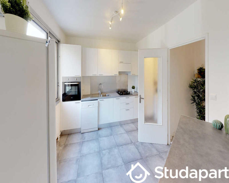 Chambre - 100 m² - 1 pièce