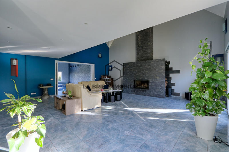 Maison - 313 m² - 7 pièces