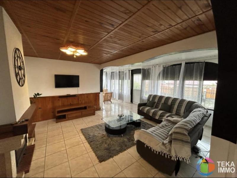 Maison - 167 m² - 8 pièces