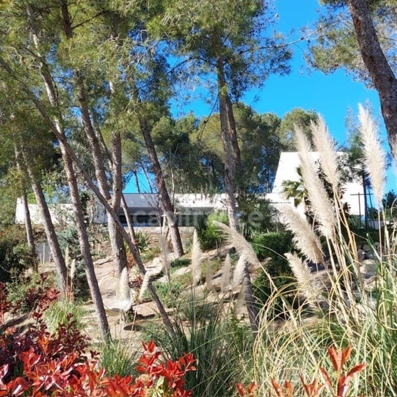 Maison - 400 m² - 12 pièces