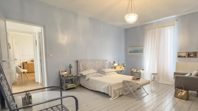 Maison de maîtres - 325 m² - 8 pièces