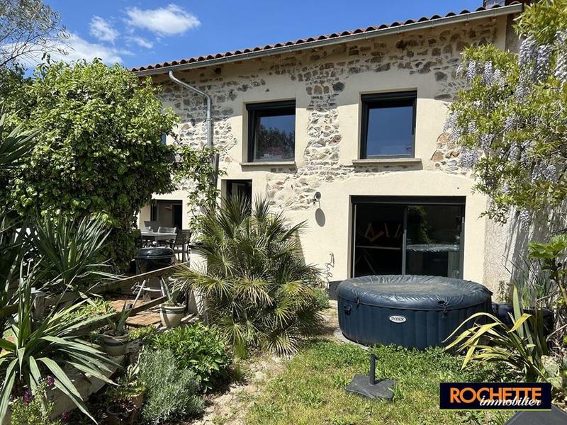 Maison traditionnelle - 164 m² - 6 pièces