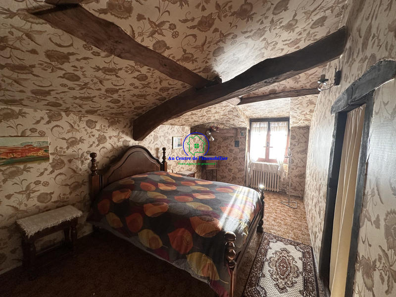 Maison - 230 m² - 8 pièces