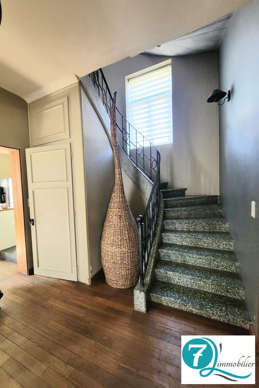 Maison - 200 m² - 10 pièces