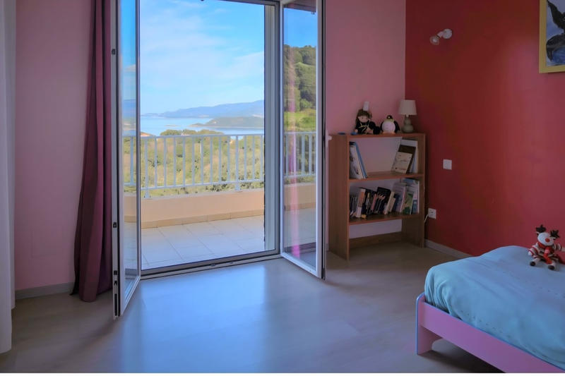 Villa - 270 m² - 10 pièces