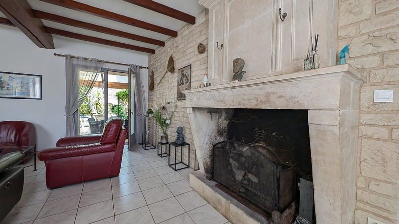 Maison - 210 m² - 9 pièces