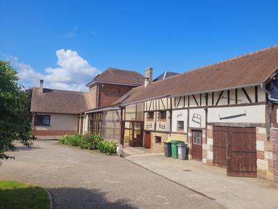 Maison - 230 m² - 6 pièces