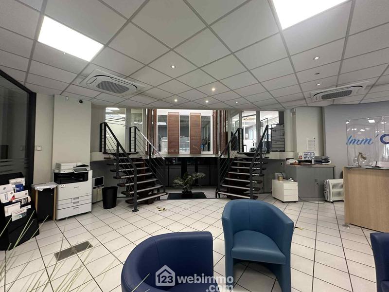 Immeuble - 256 m² - 14 pièces