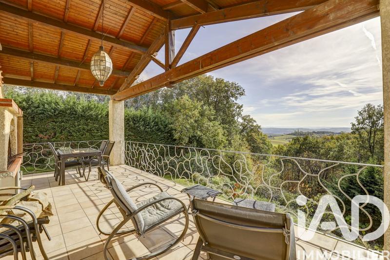 Maison - 185 m² - 7 pièces