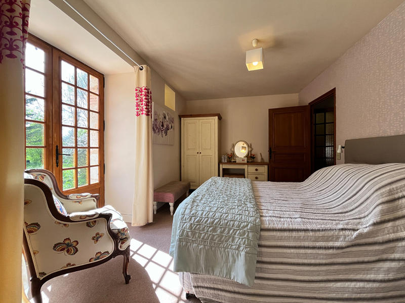 Maison - 430 m² - 18 pièces