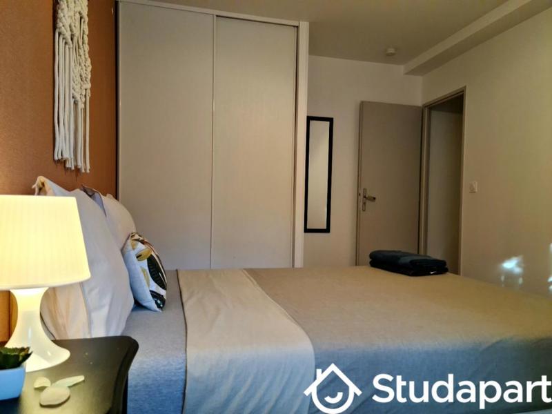 Chambre - 11 m² - 1 pièce