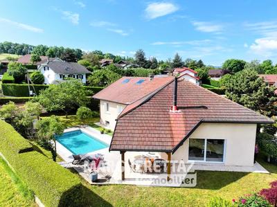 Maison - 266 m² - 8 pièces