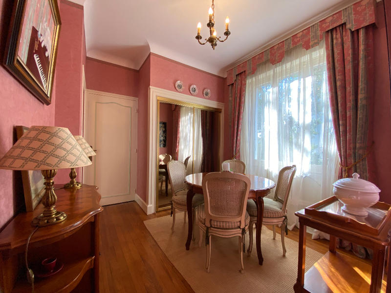 Maison - 210 m² - 7 pièces