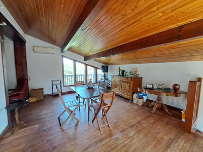 Maison - 197 m² - 7 pièces