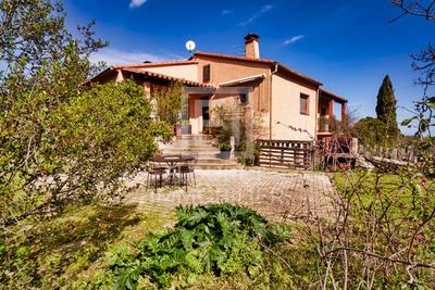 Propriété - 230 m² - 7 pièces