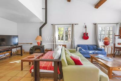 Villa - 208 m² - 6 pièces