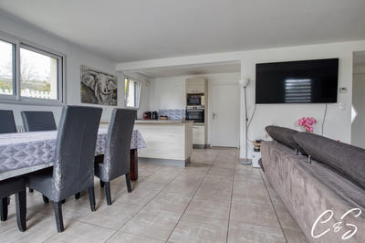 Maison - 90 m² - 4 pièces