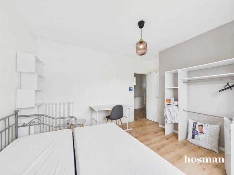 Maison - 220 m² - 10 pièces