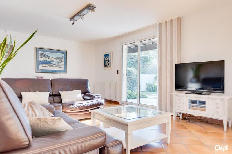 Maison - 220 m² - 5 pièces