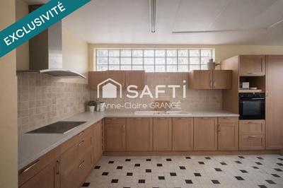 Maison - 142 m² - 7 pièces