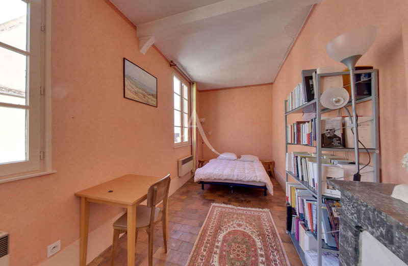 Maison - 280 m² - 12 pièces