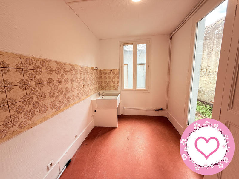 Local commercial - 133 m² - 7 pièces